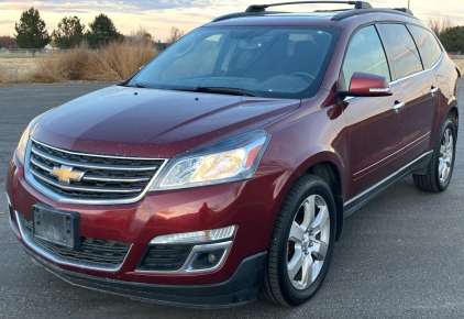 2016 CHEVROLET TRAVERSE - AWD!