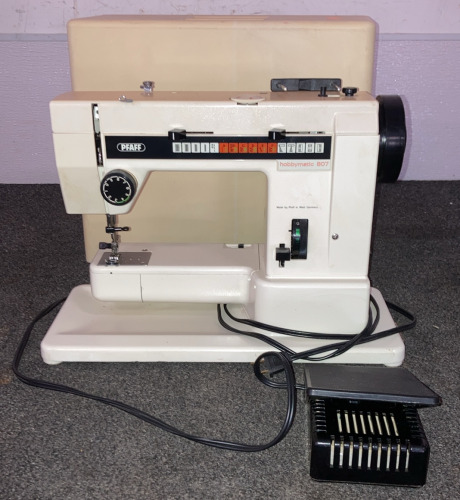 PFAFF Hobbymatic 807 Sewing Machine With Pedal