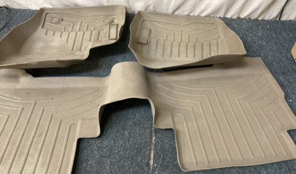 FORD EXPLORER FLOOR MATS.