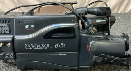 VINTAGE SAMSUNG SCF702 CAMCORDER. (TESTED DOES WORK).