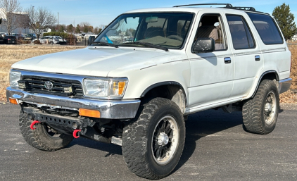 1995 TOYOTA 4 RUNNER - AFTERMARKET RIMS - 4X4!