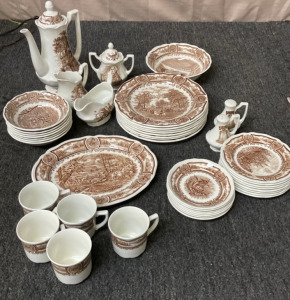 43-PIECE J & G MEAKIN AMERICANA STYLE IRONSTONE SEEVING SET.