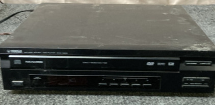 VINTAGE YAMAHA DVD-C900 (TESTED DOES TURN ON).