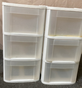 2 3DRAWER PLASTIC ORGANIZERS.