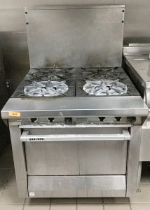 (1) Garland 4-Burner Commercial Gas Range - The Heart of Your Kitchen - Needs TLC - 34⅛"×38¼"