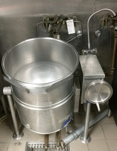 (1) Cleveland Commercial Stainless Steel Tilting Kettle