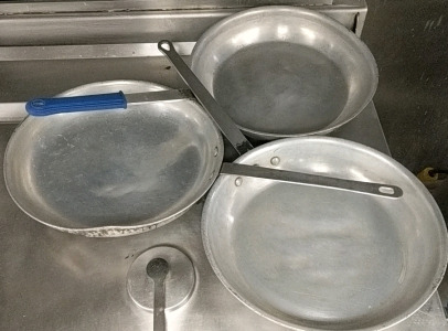 (3) Durable Fry Pans w/ Metal Handles - Your Kitchen Workhorses!