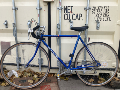 (1) 28” Free Spirit Response Blue Bike