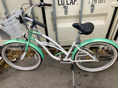 26&rdquo; Electra Coaster 7 Teal And White Bike