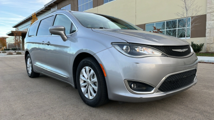 2017 CHRYSLER PACIFICA - 115K MILES - 3RD ROW SEATING!