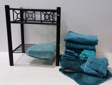 Bath Towels (4 lg, 8 sm, 2 med) Bath Mats Black Glass Top Table (20inx20inx24in