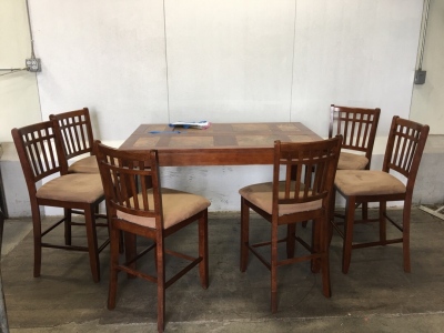 Kitchen Table w (6) Chairs