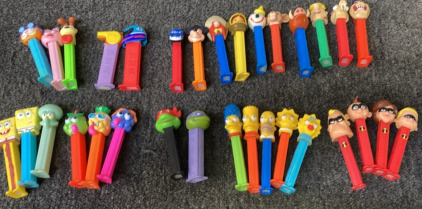 LARGE VARIETY OF COLLECTABLE PEZ DISPENSAR.