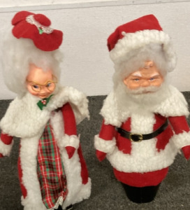 VINTAGE SANTA CLAUS AND MISSES CLAUS DECOR.