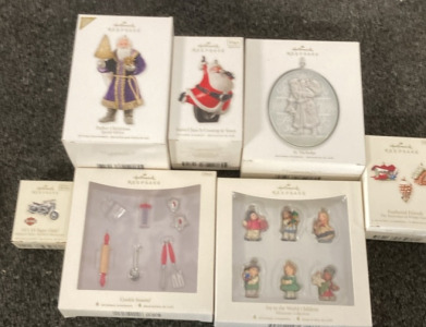 VARIETY IF HALLMARK KEEPSAKE CHRISTMAS ORNAMENTS.