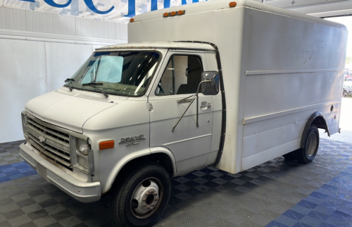 1986 Chevrolet G Series - Shelves In Unit!