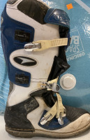 AXO Boots, Bike Fender, Foam Mat & Scott Goves - 4