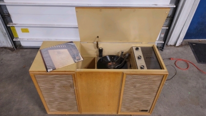 Stereophonic Zenith Record Player