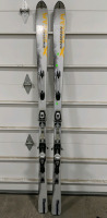 (1) Pair of Salomon X-Scream 9 Skis - 195cm