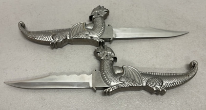 Two Knife Dragon Handled Knife Set