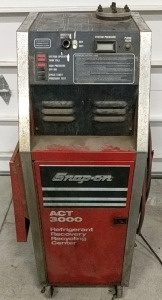 (1) Snap-On ACT 3000 Refrigerant Recovery & Recycling Center - Powers On (1) Propane Tank [SP19]