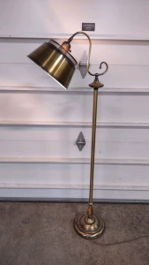 (1) 4' Brass Standing Lamp