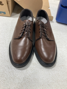 (1) Pair of Men’s Shoes Capps airlite Uniform Footwear Size 9, (1) Sentry Safe Lock Box with Key