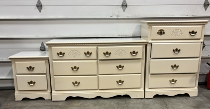 3 Set Of White bedroom Dressers (perch)