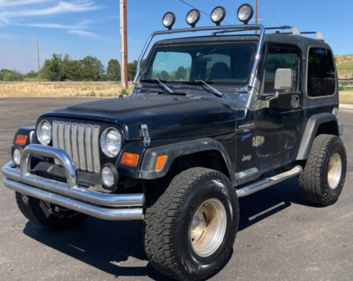 1998 JEEP WRANGLER SPORT - 4X4!