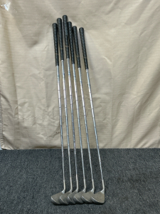 (6) Ping Eye Golf Clubs