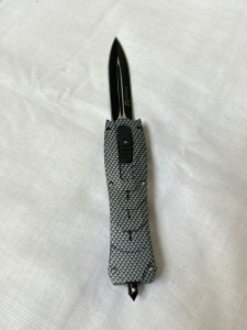 Automatic In and Out Benchmade Knife