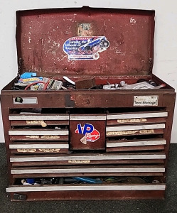 Metal Tool Box Multiple Drawers.. Full of tools