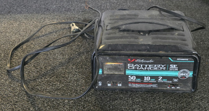 Schumacher SE 5212A Battery Charger- Powers On With Need New Clip