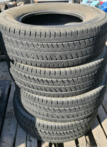 Bridgestone Blizzak 265/70R18