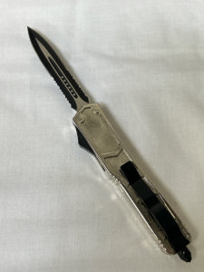 Beautiful Chrome Handle Auto Knife