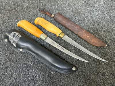 (2) Filleting Knives With Sheaths