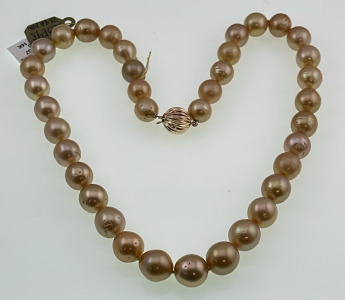 14kt. Gold And South Sea Pearl Necklace (37 Pearls 10-13mm) $7,783.00 Retail Value