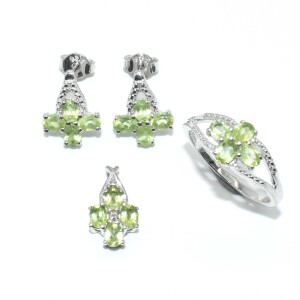 Silver Peridot(4.25ct) Earring Ring Pendant Set