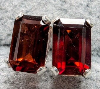 $100 Silver Garnet 1.5Ct Earrings