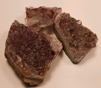 Natural Amethyst Crystal Speciment (234g/1170ct)