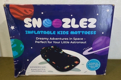 (1) Snoozlez Kids Air Mattress W/ Pump