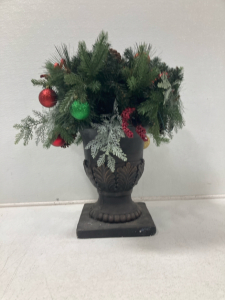 (1) Christmas Bush Decor with Plastic Decorative Base