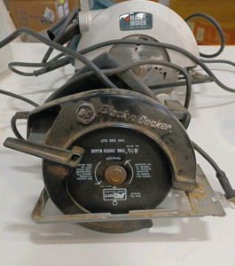 (2) Black&Decker Circular Saw - 7¼" [cow]