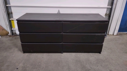 60½"x 19½"x 28" Black 6-Drawer Dresser