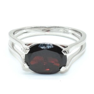 Silver Garnet(2.9ct) Ring