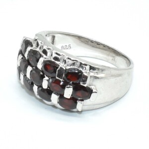 Silver Garnet(1.8ct) Ring