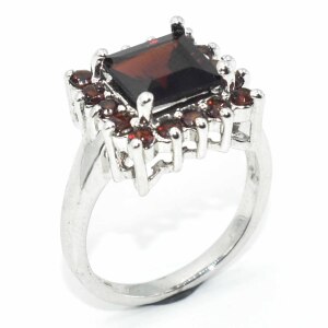 Silver Garnet(1.8ct) Ring