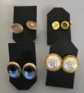 (4) Sets Of Class Style Cufflinks