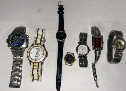 6 Assorted Watches & 1 Extra Watch Face