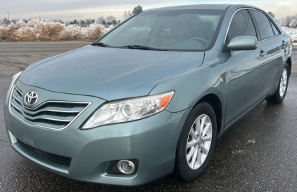 2010 TOYOTA CAMRY - HEATED SEATS - TINTED WINDOWS